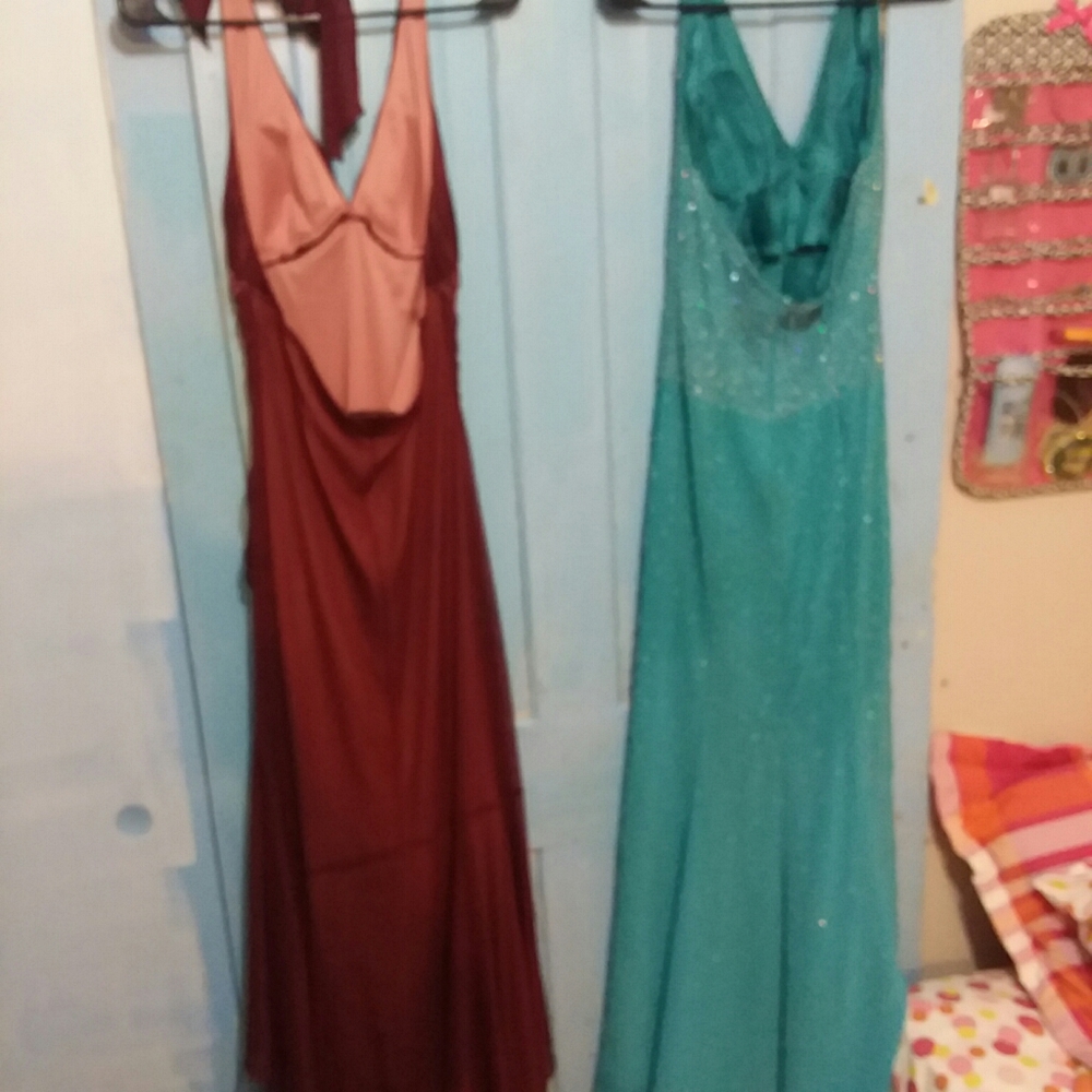 Prom dresses - Picture 2 of 4